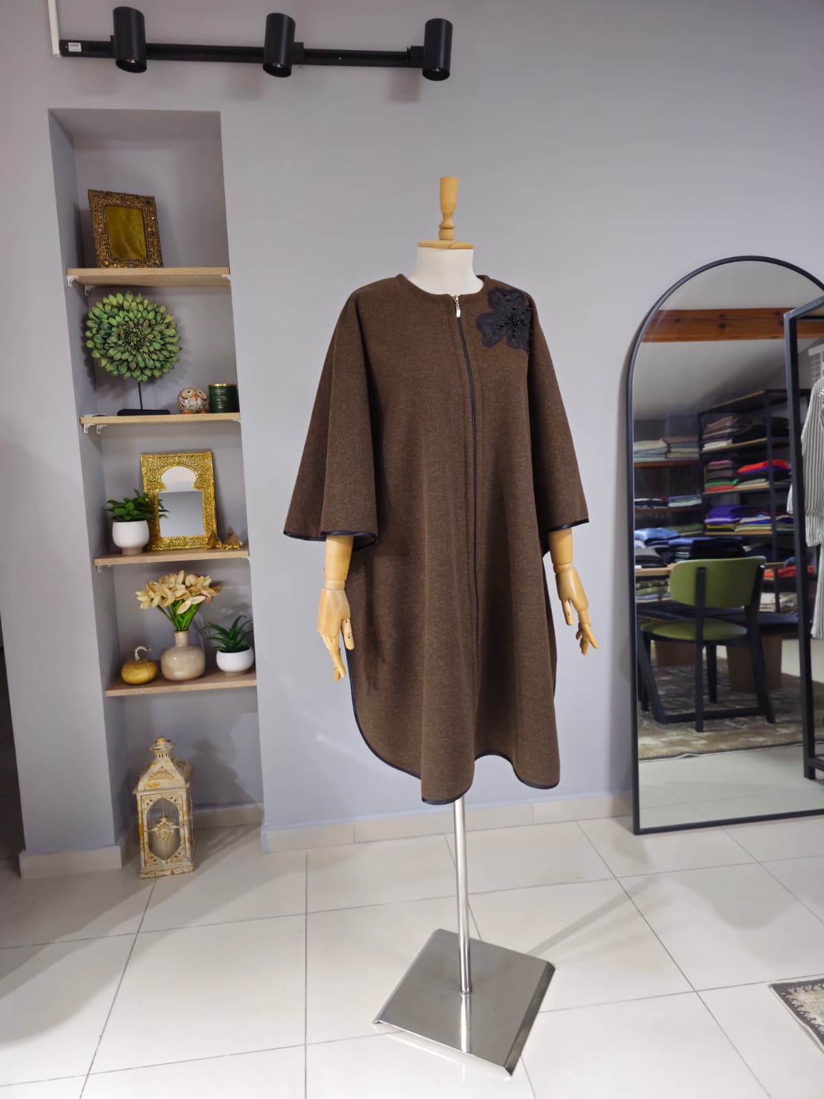 Fermuarlı Yünlü Kaşe Pelerin Model - Görsel 4